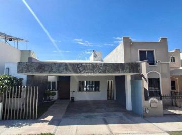 9905faf399e7f52262edd98cba597a9a4a2d7e70e6bae98b89d13f9787a403c9 · Casa con Gran Potencial y Habitación en Planta Baja en Magnolias