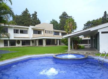 Casa · 1280m² · 7 Recámaras · 12 Estacionamientos · Casa en Fraccionamiento en La Herradura, Cuernavaca, Morelos