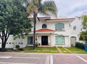 Casa de 3 habitaciones, Zapopan · Excelente Casa Venta/renta Jardín Real, Coto 4
