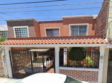 Casa de 3 habitaciones, Celaya · Venta de Casa en Colonia Bosques de La Alameda, Celaya, Guanajuato