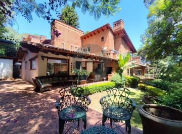 Casa en condominio · 390m² · 4 Recámaras · 2 Estacionamientos · Casa en Avándaro con Alberca, Cancha de Tenis y Vista Al Río