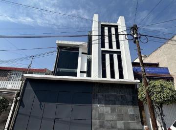accadcd7d1ab488f697374587e16f06e99dc3a591995bce58977503cae47b18b · Casa en Venta en Calle Cerrada - Colonia Petrolera Taxqueña