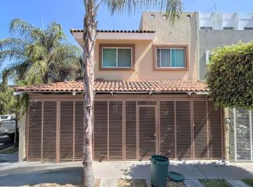 Casa de 3 habitaciones, Zapopan · Hermosa Residencia en Venta de Remate en Zapopan, Jalisco