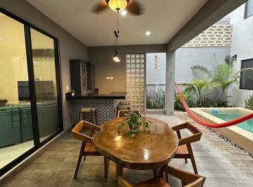 Casa · 290m² · 4 Recámaras · 2 Estacionamientos · Casa en Venta 4 Recamaras Alberca Merida Centro La Plancha (Avc - 2745)