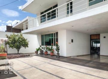 Casa de 4 habitaciones, León · Casa en Venta Jardines del Moral León, Gto Mx470 m² Construcción