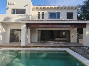 Casa de 4 habitaciones, Mérida · Casa en Venta en Merida