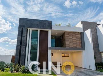 Casa · 290m² · 4 Recámaras · 2 Estacionamientos · Casa en Venta en Lomas Angelopolis Cholula Puebla