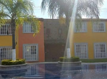 Casa en condominio de 2 habitaciones, Emiliano Zapata · Preciosa Casa Frente Alberca