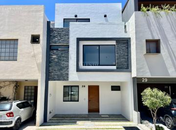 Casa de 3 habitaciones, Zapopan · Casa en Venta en Real de Valdepeñas, Zapopan Jalisco