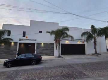 Casa de 5 habitaciones, San Luis Potosí · Residencia en Lomas 4ta Sección