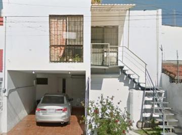 Casa de 4 habitaciones, Zapopan · Venta de Casa en Calle Virgen La Calma Zapopan Jalisco