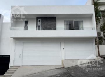 Casa · 205m² · 3 Recámaras · 3 Estacionamientos · Hermosa Casa en Venta en Fraccionamiento Monte Magno