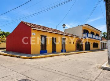 Casa · 354m² · 7 Recámaras · 4 Estacionamientos · Propiedad en Venta en Tlacotalpan, Veracruz