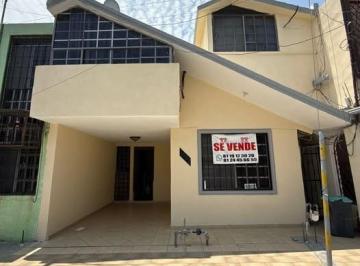 Casa de 4 habitaciones, San Nicolás de los Garza · Venta de Casa en Las Puentes 14° Sector