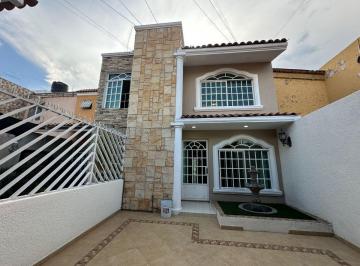 Casa de 6 habitaciones, Guadalajara · Casa en Venta en Blanco y Cuellar