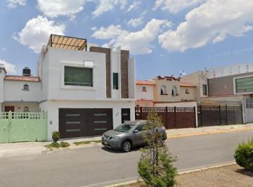 Casa de 4 habitaciones, Pachuca · Venta de Casa en Fracc La Puerta de Hierro Pachuca