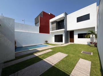 Casa · 200m² · 4 Recámaras · 2 Estacionamientos · Casa Nueva con Alberca en Venta en Lomas Trujillo Emiliano Zapata