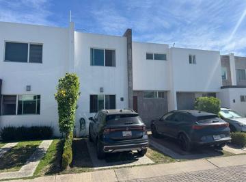 Casa en condominio · 170m² · 4 Recámaras · 2 Estacionamientos · Casa Amueblada en Renta Frente Al Tec de Monterrey Guadalajara | 4 Habitaciones, Zona Real, Zapopan.