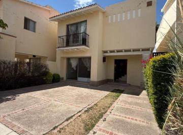 Casa en condominio de 3 habitaciones, Aguascalientes · Casa en Venta en La Querencia 1 Al Norponiente de Ags. Club Deportivo