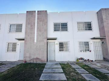 01fe5e179e15dcc6bf0e44dcff473f6417e3efef2c5fcb2da23226502bdcd799 · Casa en Venta en Cerrada Pinot, Curico, Viñedos