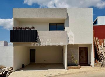 Casa de 3 habitaciones, Xalapa · Casa de 2 Niveles con 3 Recámaras, Estudio, Sala de Tv, Jardín en Las Ánimas, Xalapa.