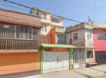 Casa de 3 habitaciones, Nezahualcóyotl · Casa con 186 m² Superficie de Terreno y 3 Habitaciones en Venta, Benito Juárez
