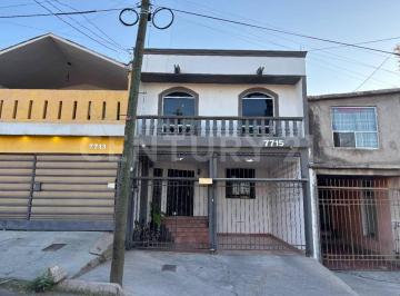 Casa · 197m² · 3 Recámaras · 1 Estacionamiento · Casa en Venta en Col. Infonavit Nacional