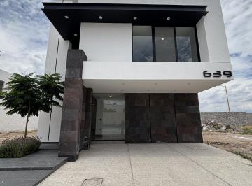 Casa · 337m² · 3 Recámaras · 2 Estacionamientos · Venta Casa en Jacarandas Al Norte de La Ciudad Fe