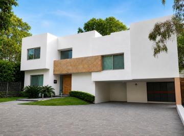 Casa de 4 habitaciones, Zapopan · Casa en Venta Arauca | Bosque Residencial en Zona Real Cerca del Tec