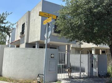 Casa · 92m² · 3 Recámaras · 2 Estacionamientos · Sector República