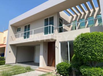 Casa · 287m² · 3 Recámaras · 2 Estacionamientos · Venta de Casa Fraccionamiento Quetzalcoatl, Zona Recta a Cholula y La Udlap