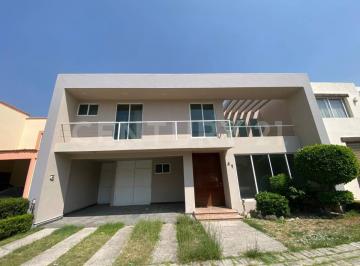 Casa · 287m² · 3 Recámaras · 2 Estacionamientos · Casa en Venta en Fraccionamiento Zona La Recta y La Udlap