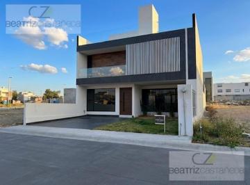 Casa · 255m² · 4 Recámaras · 2 Estacionamientos · Casa Nueva, Villa Airosa, Blvd Colosio, Pachuca, Hgo.