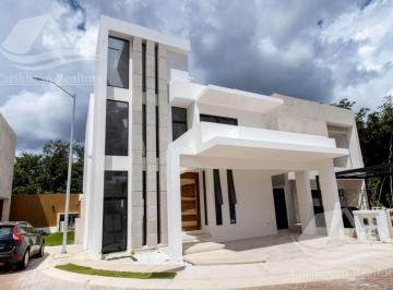 Casa · 389m² · 4 Recámaras · 2 Estacionamientos · Casa en Venta en Rio Cancun
