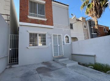 Casa de 3 habitaciones, Santa Catarina · Se Vende Casa