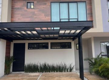 Casa de 3 habitaciones, Benito Juárez · En Venta - Residencial Arbolada - Frente Al Parque