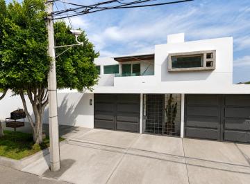 Casa de 4 habitaciones, Naucalpan de Juárez · Venta de Casa en La Colonia Ciudad Satelite en Naucalpan de Juarez en El Estado de Mexico