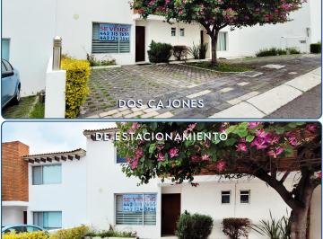 Dúplex de 3 habitaciones, El Marqués · Casa en Excelentes Condiciones en Fracc. Privado
