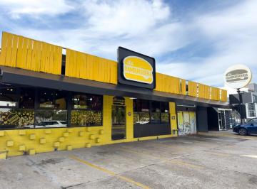 Local comercial · 600m² · Av Carlos Canseco