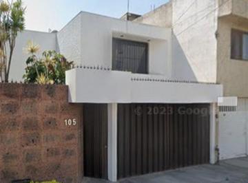 Casa de 3 habitaciones, León · Hermosa Casa Ubicada en Leon de Los Aldamas en Venta!