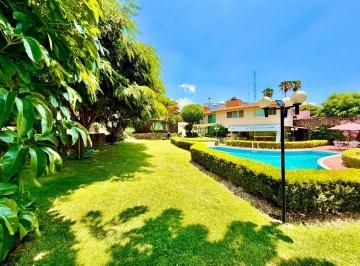 Casa en condominio de 3 habitaciones, Cuernavaca · Zona Dorada de Cuernavaca | Casa Remodelada en Condominio Exclusivo| Alberca| Cancha de Tenis