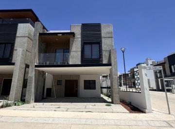 Casa de 3 habitaciones, Pachuca · Exclusividad y Plusvalía: Residencia Lista Para Habitar