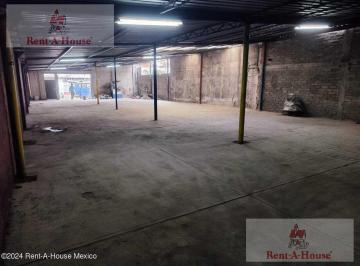 Local comercial · 260m² · 2 Estacionamientos · Local en Renta en Santa María Tulpetlac, Ecatepec de Morelos 25 - 742 Mm