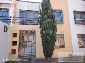 Casa · 86m² · 3 Recámaras · 2 Estacionamientos · Casa en Venta en Los Sauces I, Toluca 26 - 2625 Mm