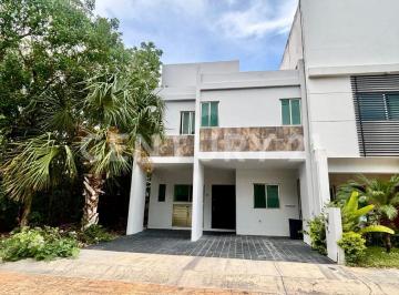 Casa · 186m² · 3 Recámaras · 2 Estacionamientos · Casa en Renta en Arbolada By Cumbres Cancun