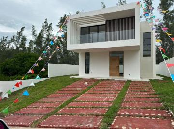 Casa de 3 habitaciones, Altamira · Casa en Venta