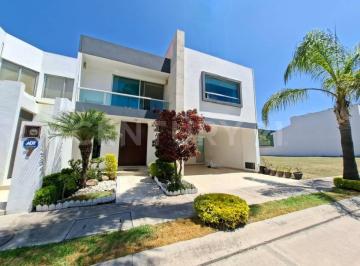 Casa · 312m² · 3 Recámaras · 2 Estacionamientos · Casa en Venta, La Mejor Ubicación de La Ciudad