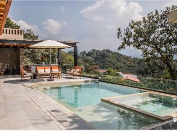 Casa · 464m² · 4 Recámaras · 3 Estacionamientos · Casa - Valle de Bravo