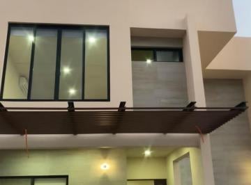 Casa · 320m² · 3 Recámaras · 3 Estacionamientos · Casa en Venta en Arbolada Cancun