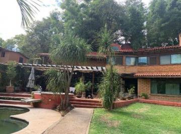 Casa de 6 habitaciones, Cuernavaca · En Venta Casa Sola en Lomas de Cortes, con Amplio Jardín